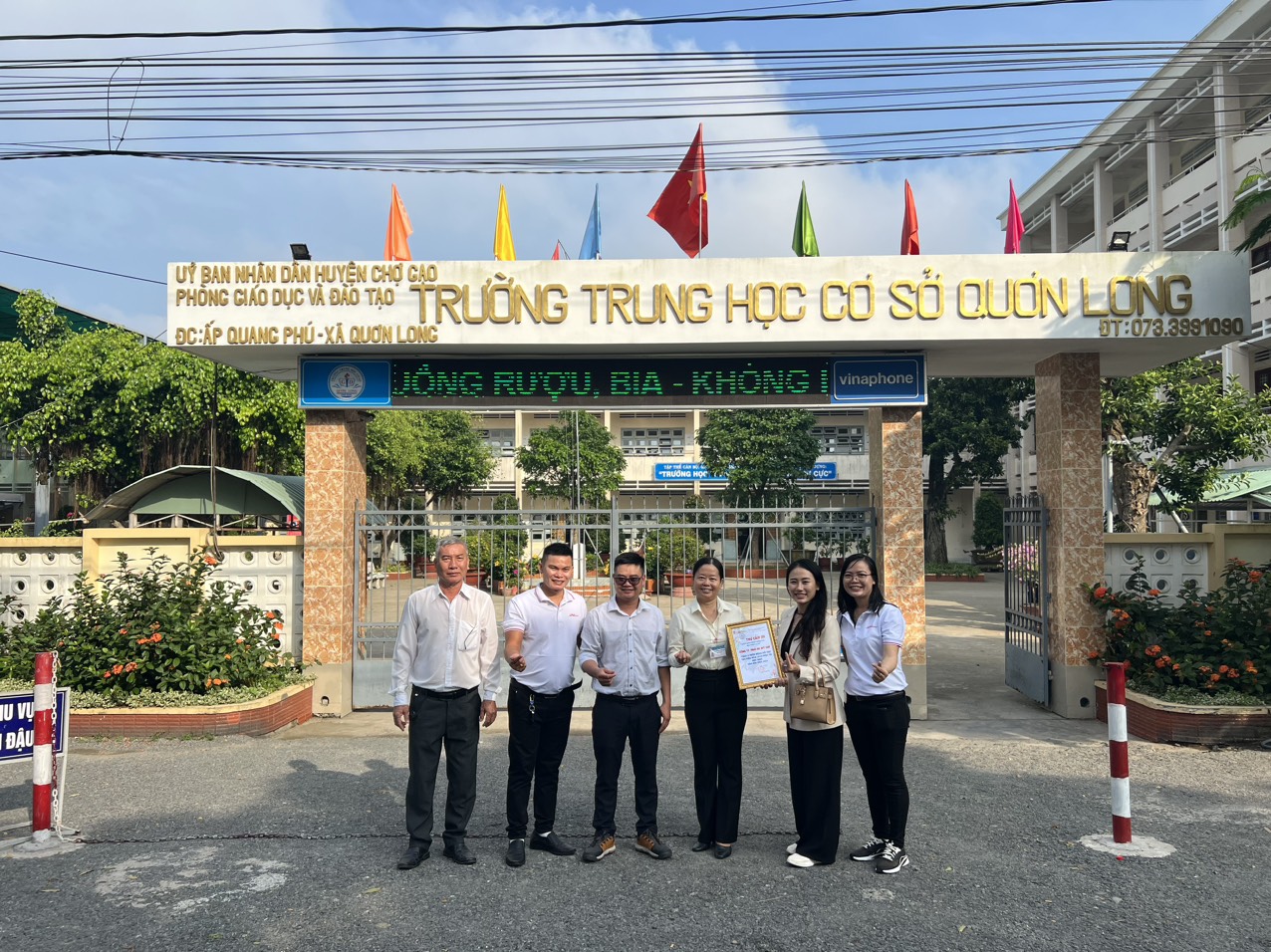 [Công tác xã hội] Nha khoa Mỹ Kim đồng hành cùng Trường THCS Quơn Long - Tỉnh Tiền Giang